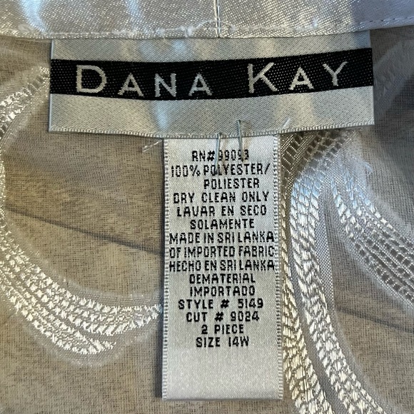 Dana Kay Size 14W White Floral Blouse - Picture 7 of 7